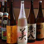 日本各地からの地酒・地焼酎をご用意しております。