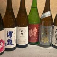 厳選した日本酒を全国各地から取り寄せております。希少なお酒も多数！！ぜひ！！