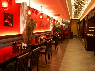 円卓個室やお座敷も備わって、宴会もファミリーも歓迎！