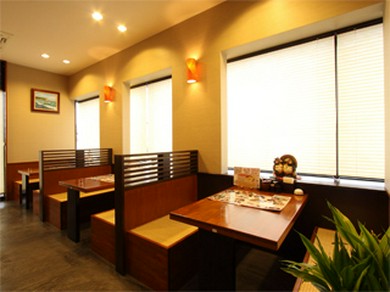 テーブル席、掘りごたつ席もご用意致しております