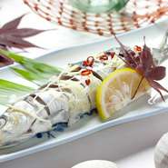 脂がのったいわしを酢で〆てお腹に酢飯を詰めた「くされ寿司」は、千葉を代表する郷土料理のひとつです。