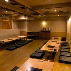 座敷貸切40名から、店貸切は最大107名まで。大宴会に重宝する店