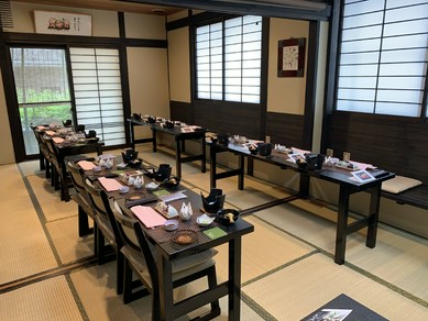 会食や慶事にお勧めの個室は、テーブル、お座敷共にございます