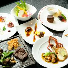 シェフ自慢のコース料理で旬の食材を堪能できる