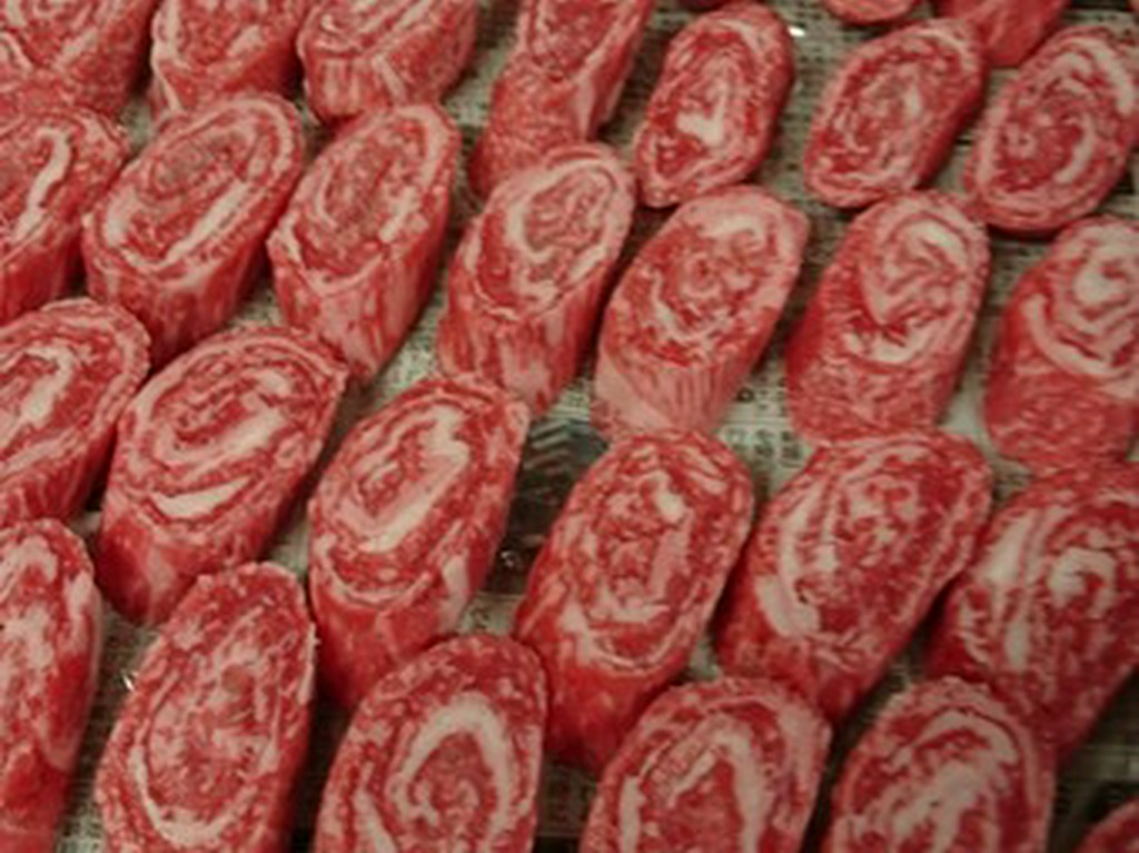 職人技から生まれた一皿。肉本来のおいしさを味わえる、店主こだわりの逸品『ミルフィーユスライス』