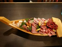 焼き肉ふじやのホルモンは スーパーホルモン これ以上のホルモンは存在しない だからスーパーがついてます ホルモン嫌いな人も 今日からホルモン解禁日になることは 間違いない 