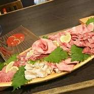 ※お写真は4人前（お一人さま5500円）