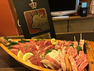 精肉店直営だからこその徹底した鮮度管理と職人による精肉の熟成