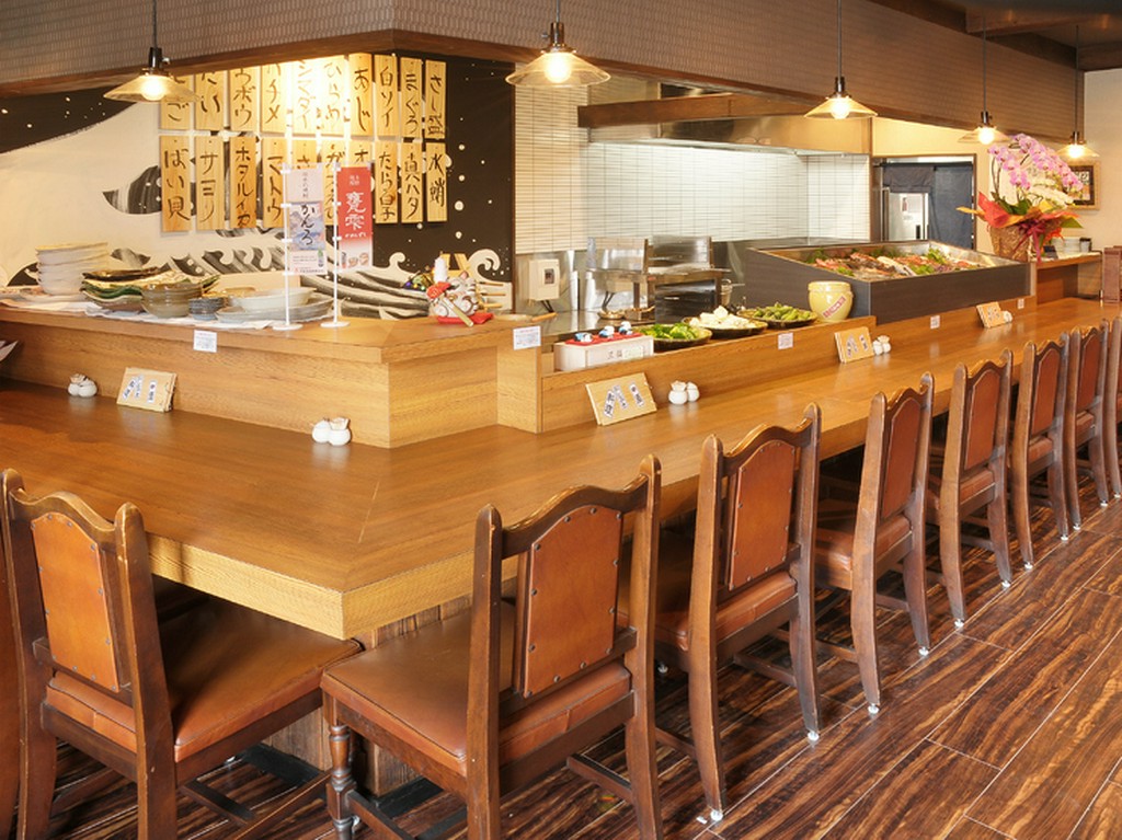 カウンター席もご用意。お一人様、少人数様も大歓迎です。