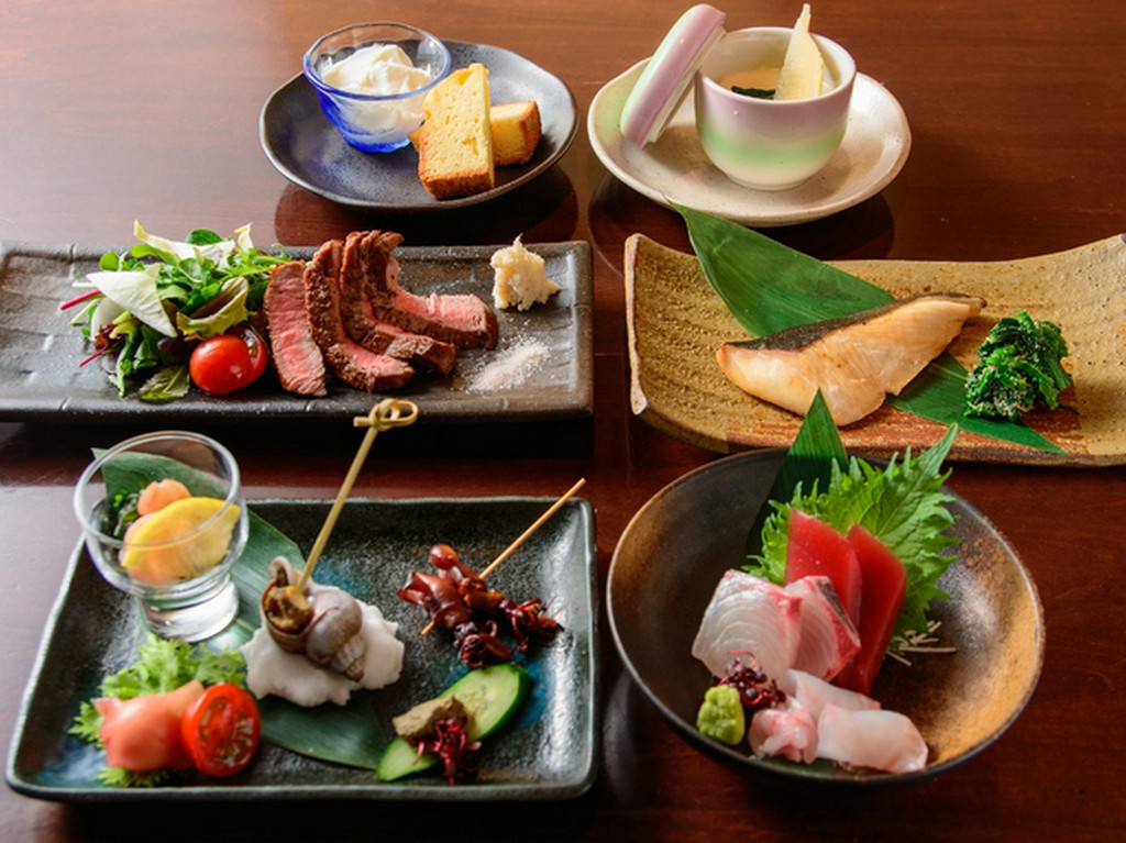 個室完備。上質な空間でおもてなしのお時間をお過ごしください