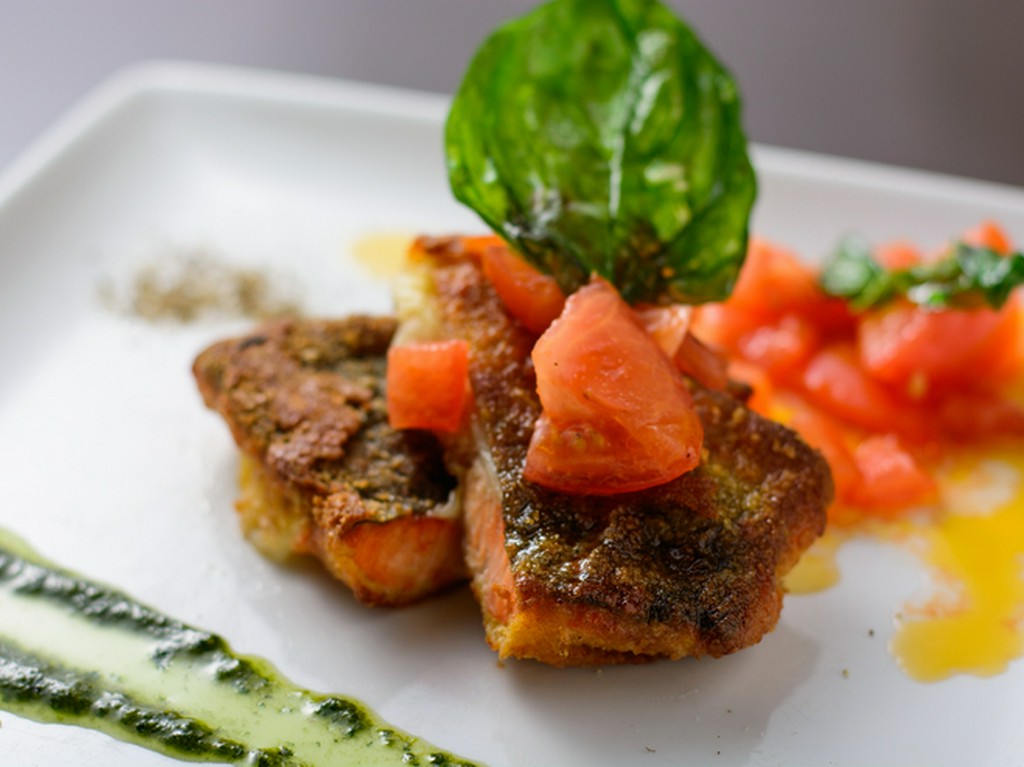 サーモンのカプレーゼ風カツレツ