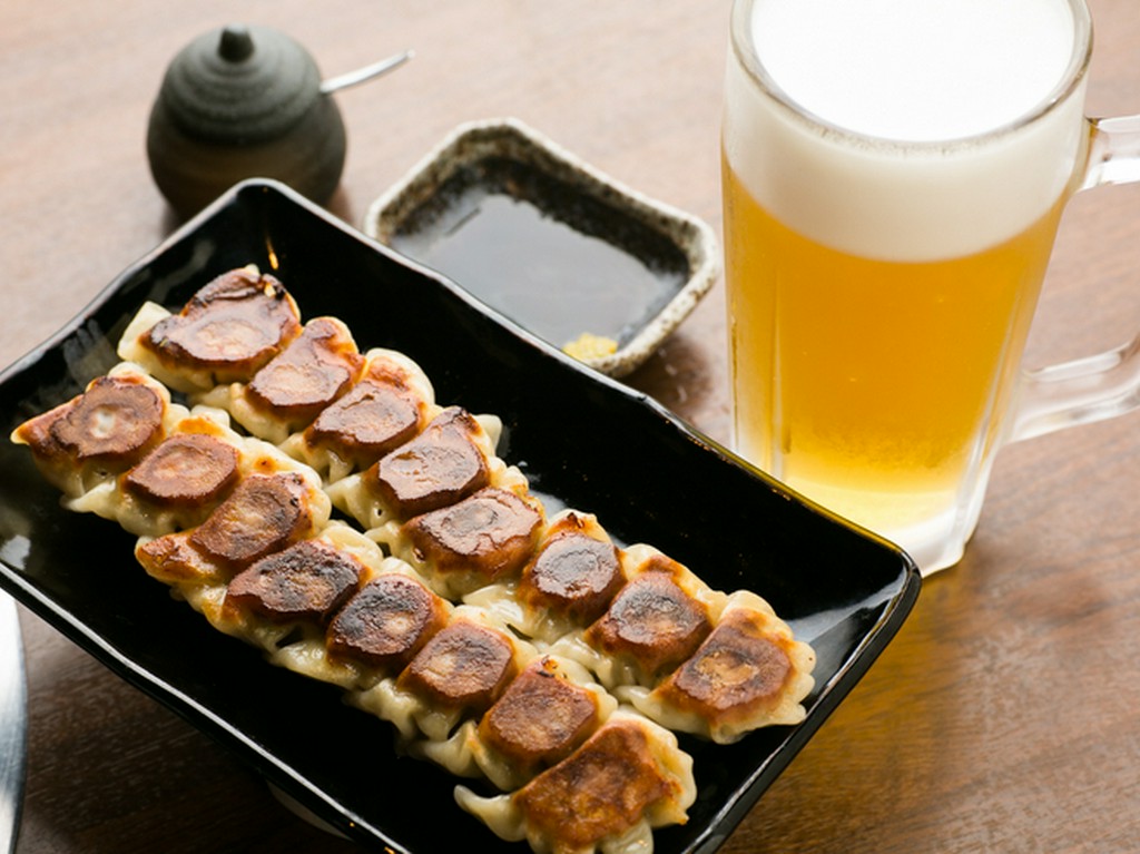 ビールとの相性抜群！何個でも箸が進む『焼餃子』