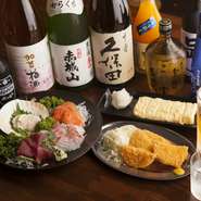 旬の魚介類はその日の朝に水揚げされたばかり。レトロな昭和の雰囲気の中、丁寧に作り上げられたおいしい料理と貴重なお酒で乾杯すれば、思い出話に花が咲くこと間違いありません。