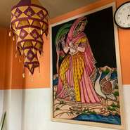 最大で31人着席できる広々とした店内ですので、どなた様でもリラックスしてご利用頂けます。日常ではあまり味わえない空間をご堪能ください。