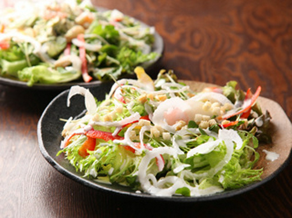 「シーザーサラダ」「えびとアボカドのマヨネーズサラダ」