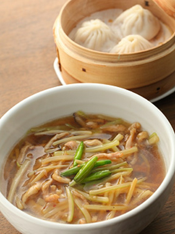 セロリー麺と特製・小龍包