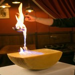 《メディア注目》リピーター続出の”濃厚”イタリア産パルミジャーノレッジャーノのチーズリゾット☆お客様の目の前でチーズを絡めながらおつくり致します。チーズの香りと炎の演出をお楽しみください！