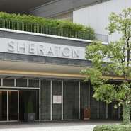 ホテル7Fにある日本食レストラン。ホテルならではの上質なサービスと、料理人の熟練の技が光るお料理の数々。日常を忘れる優雅な時間をお楽しみください。