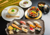 5月6日まで

季節の魚貝と旬の野菜のネタをお楽しみいただける鮨コースです。