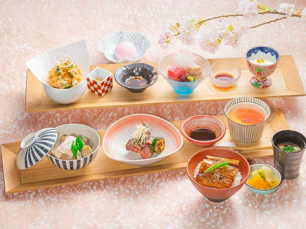 ＜おすすめ＞九絵と蛤の鍋コース