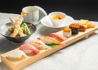 【鮨】ランチ限定　全5品
※12月31日～1月4日の提供はございません。