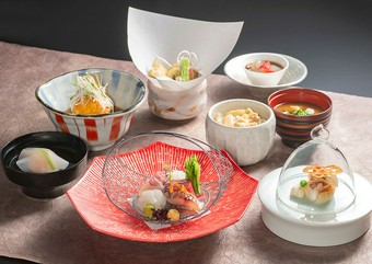 接待や顔合わせ、結納など、人生で重要な一日となる舞台に最適