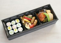 雅庭料理長監修のお弁当
ご自宅でホテルレストランの味をお楽しみください。
前日18時まで要予約
※季節により変更
※10月～5月での提供

12/31まで　2,700円
1/1から　2,900円