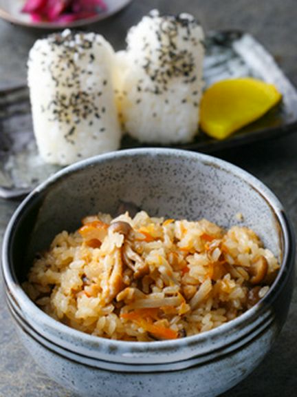 かやくご飯・おにぎり