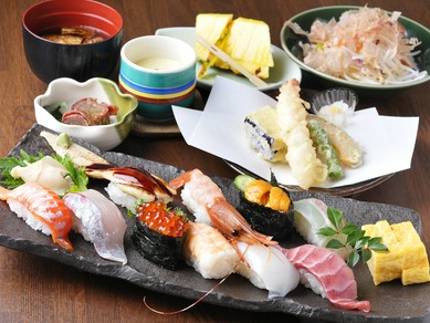 新鮮なネタを使った「寿司御膳特上」