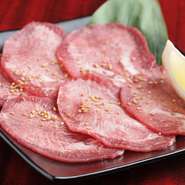 和牛の黒タン使用。この価格ならかなりお得。