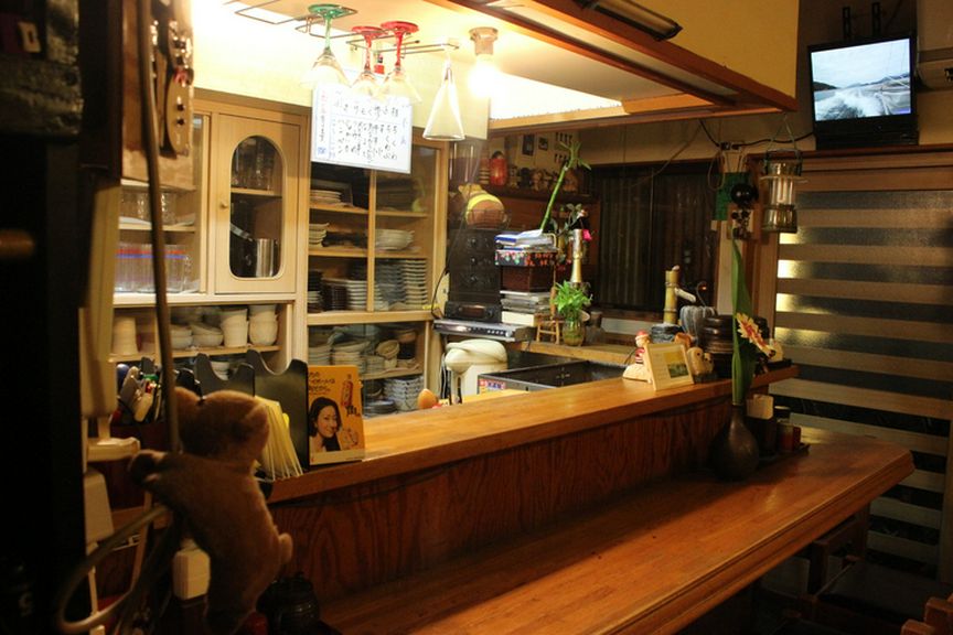 アットホームな雰囲気の小料理屋でゆったりとおくつろぎください