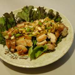 鳥もも肉ピリ辛ねぎソース味…鳥もも肉にんにく醤油味