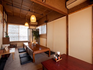 2階はゆっくりできるお座敷