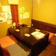 小中個室があります。
堀ごたつ席、テーブル席も人数によっては貸切り可能ですので、詳しくは店員までお問い合わせください。TEL0749-27-4484 