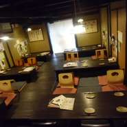 30名さままで1フロアーに収容可能ですのでパーティーにもうってつけ！
幹事さま安心の飲み放題付のコース料理もございますので、詳しくはスタッフまでお問い合わせください。TEL0749-27-4484 