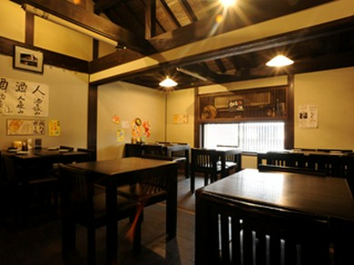 ゆったりとした時間が流れる店内。
