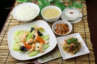 （漬物、干し豆腐、ライス、スープ、杏仁豆腐付）