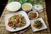 （漬物、干し豆腐、ライス、スープ、杏仁豆腐付）