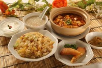（春巻、漬物、スープ、杏仁豆腐付）