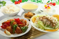 （ライス、春巻、漬物、スープ、杏仁豆腐付）