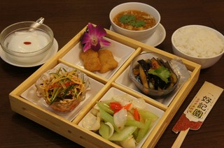 おすすめ⇒ベジタリアン向けヘルシーセット　1580円　