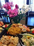 サンゴク豚のしそ巻きカツ　ヒレカツ　鶏の唐揚げ
有機野菜のサラダ　ソーセージ
海老しんじょうと笠間野菜の天ぷら
鶏の五目ご飯　香の物　きんぴら牛蒡
季節のフルーツ