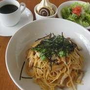 サラダ・デザート・コーヒーorドリンク付