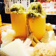 2種のダシがじっくりとしみこんだ『【然】名物　おでん各種』～そびえ立つ大根が圧巻！