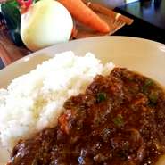 ほうれん草とチーズのカレー・祭り風キーマカレー・きのこの秋味カレー・マッシュルームのカレー・トマトタップリカレー等々・・・・