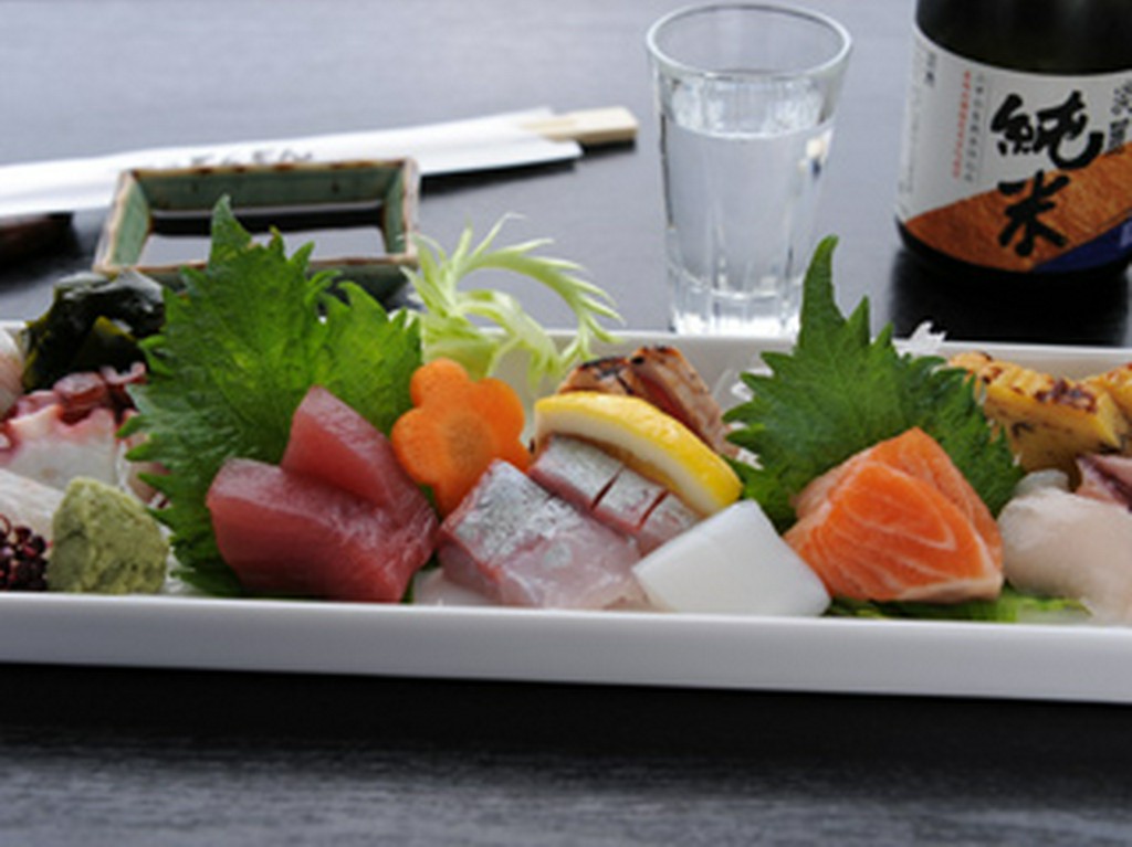 お造り盛り合わせ（一人前）