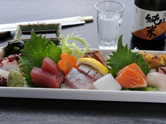 お造り盛り合わせ（一人前）