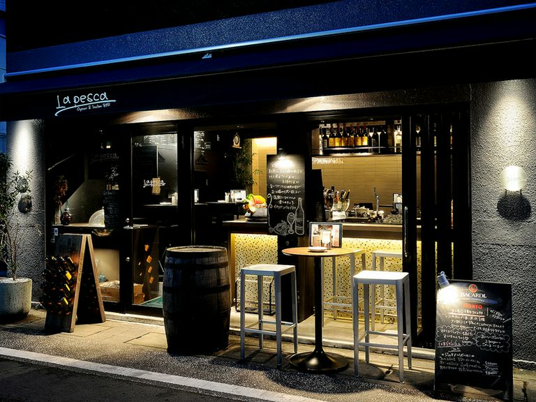 気軽に寄れるバールスタイルのお店で華やかなパーティーを