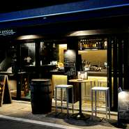 ふらりと寄れるカジュアルなバールスタイルが魅力的。しっかりご飯を味わえるレストランスタイルの『LaPescaコース』は、グルメな女子会やパーティーにおすすめです。