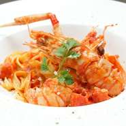 Bコース6000円に飲み放題お一人様＋1500円がつけられます。（飲み放題は6名様～）